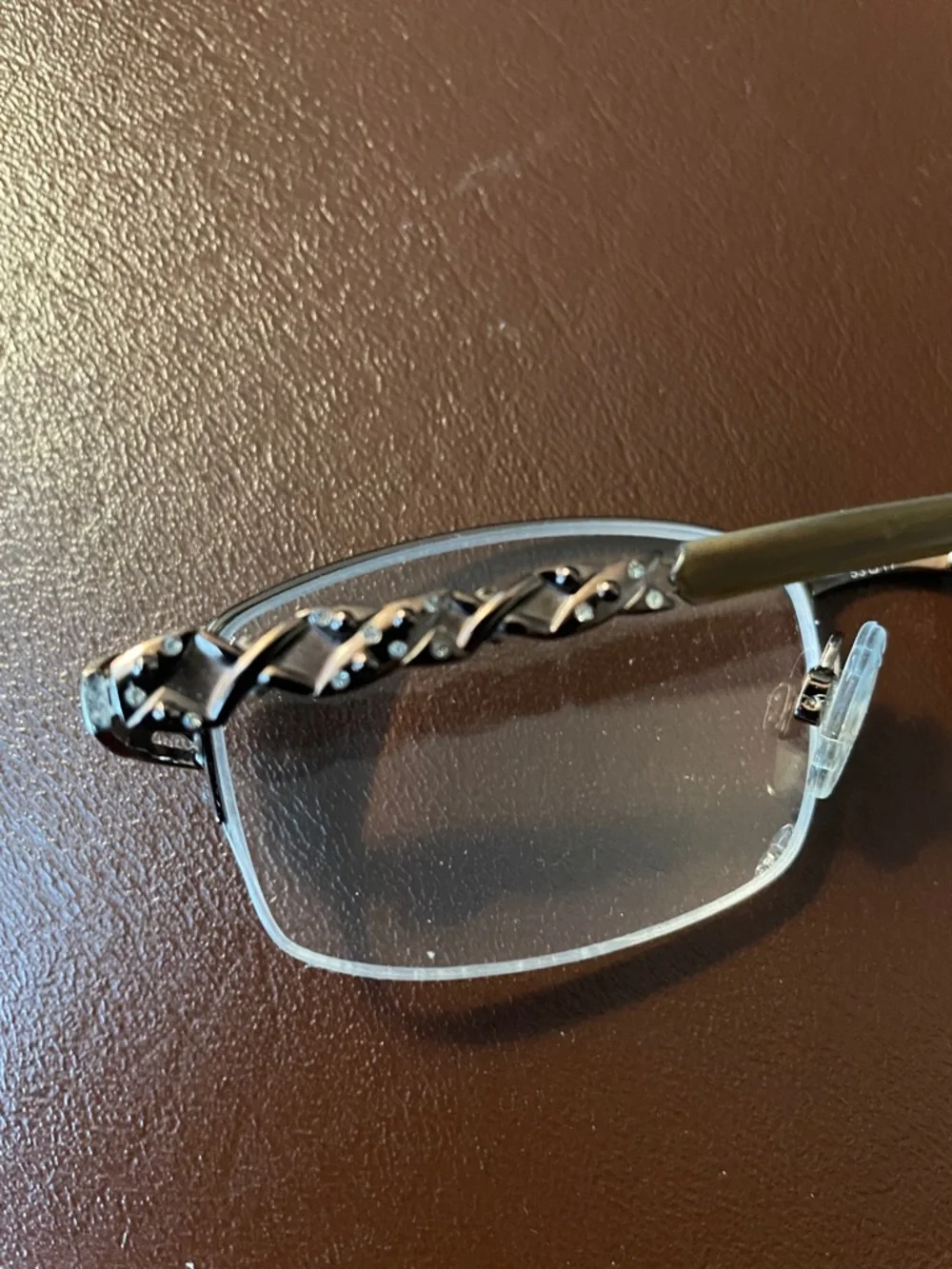 Sophia Loren Beau Revage Twisted Metal Rim Reading Glasses in Bronze